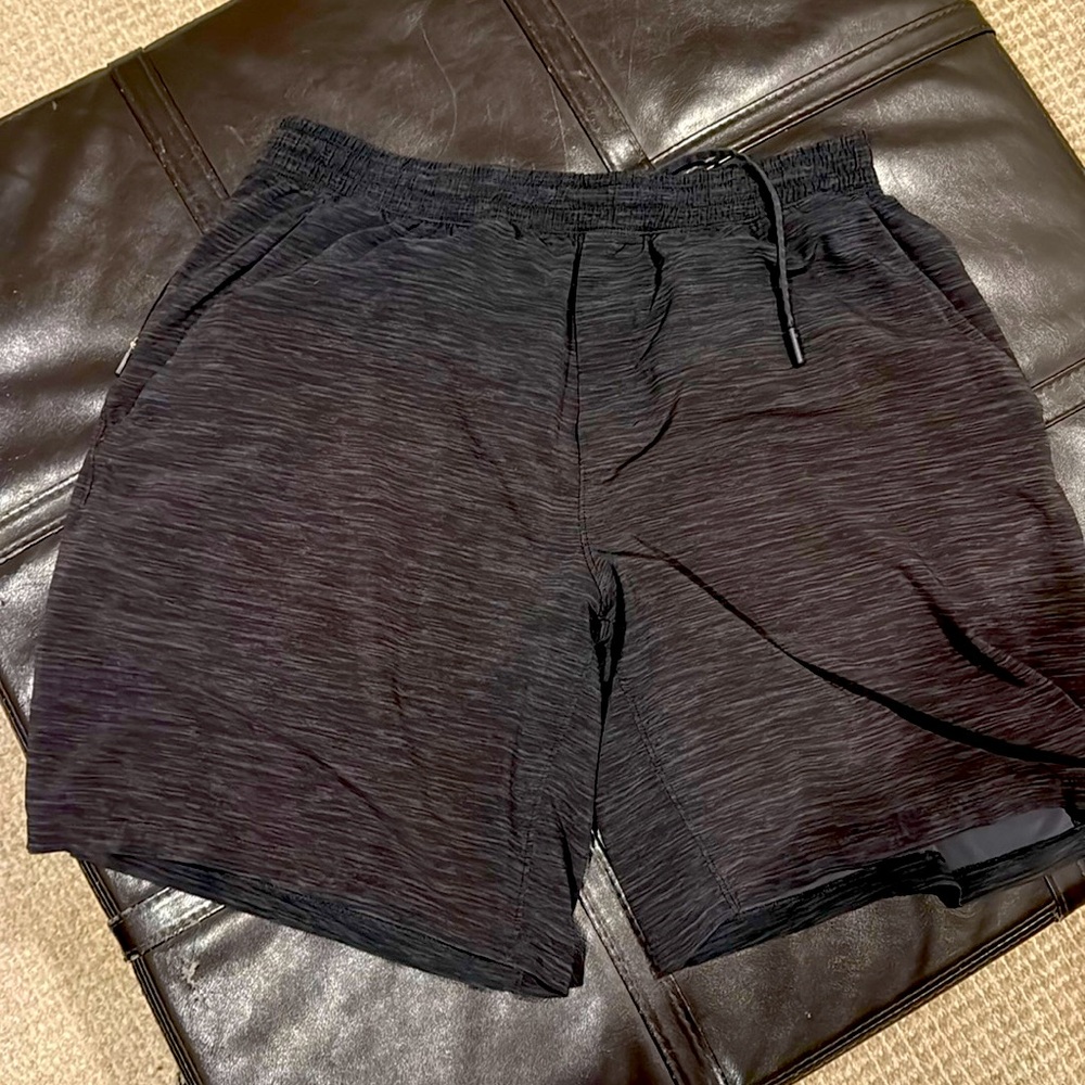 Men’s XL LuluLemon PaceBreaker Linerless 9” Shorts - grey/black